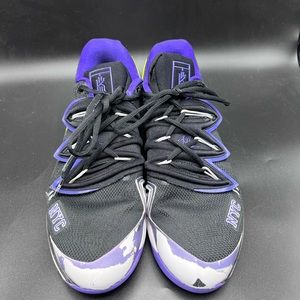 Nike Court Air Zoom Vapor x Kyrie 5 (men’s size 11)